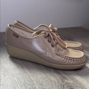 SAS Women's Tan Leather Flats